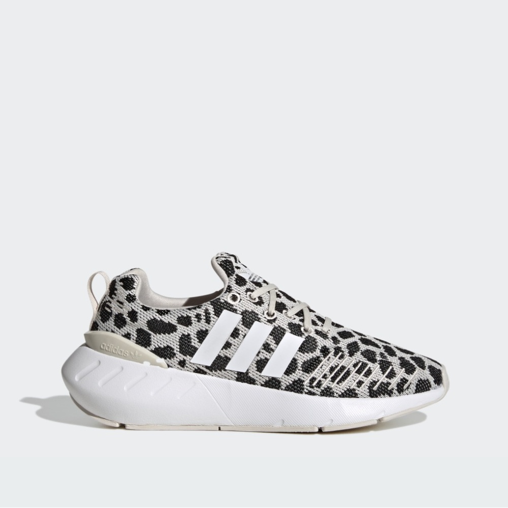 Adidas | swift run 22 animal print tennis shoe sneakers gray white black toned